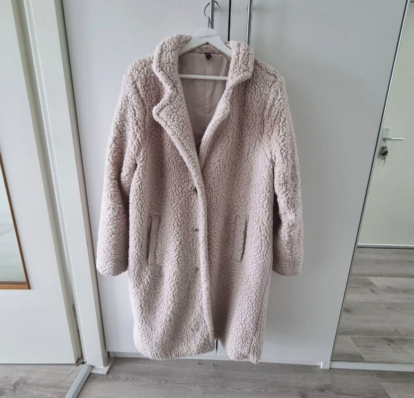 Wibra Chaqueta Teddy Beige / Abrigo de Piel Sintética (Talla L) – Suave y Cálido – photo 2